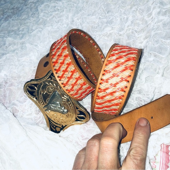 Vintage belt woven like orange and white design- silver gold horse belt buckle - Picture 9 of 9
